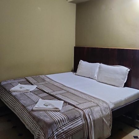Hotel Caveri Comfort Inn Madikeri Esterno foto