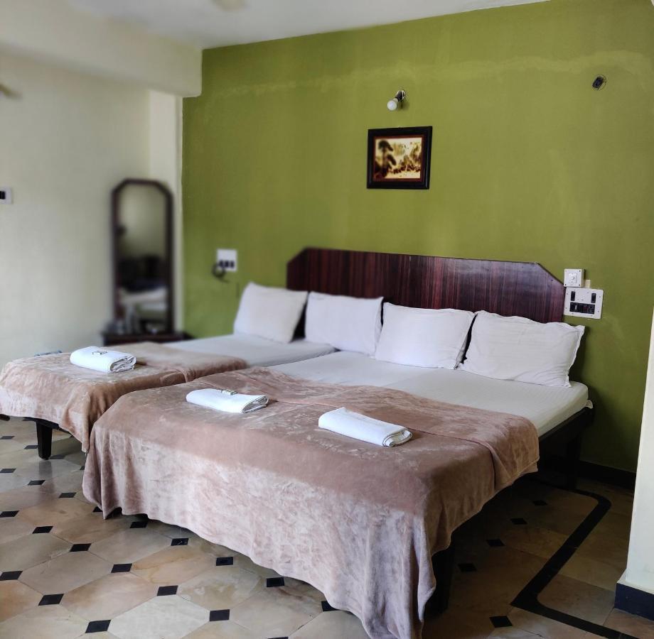 Hotel Caveri Comfort Inn Madikeri Esterno foto