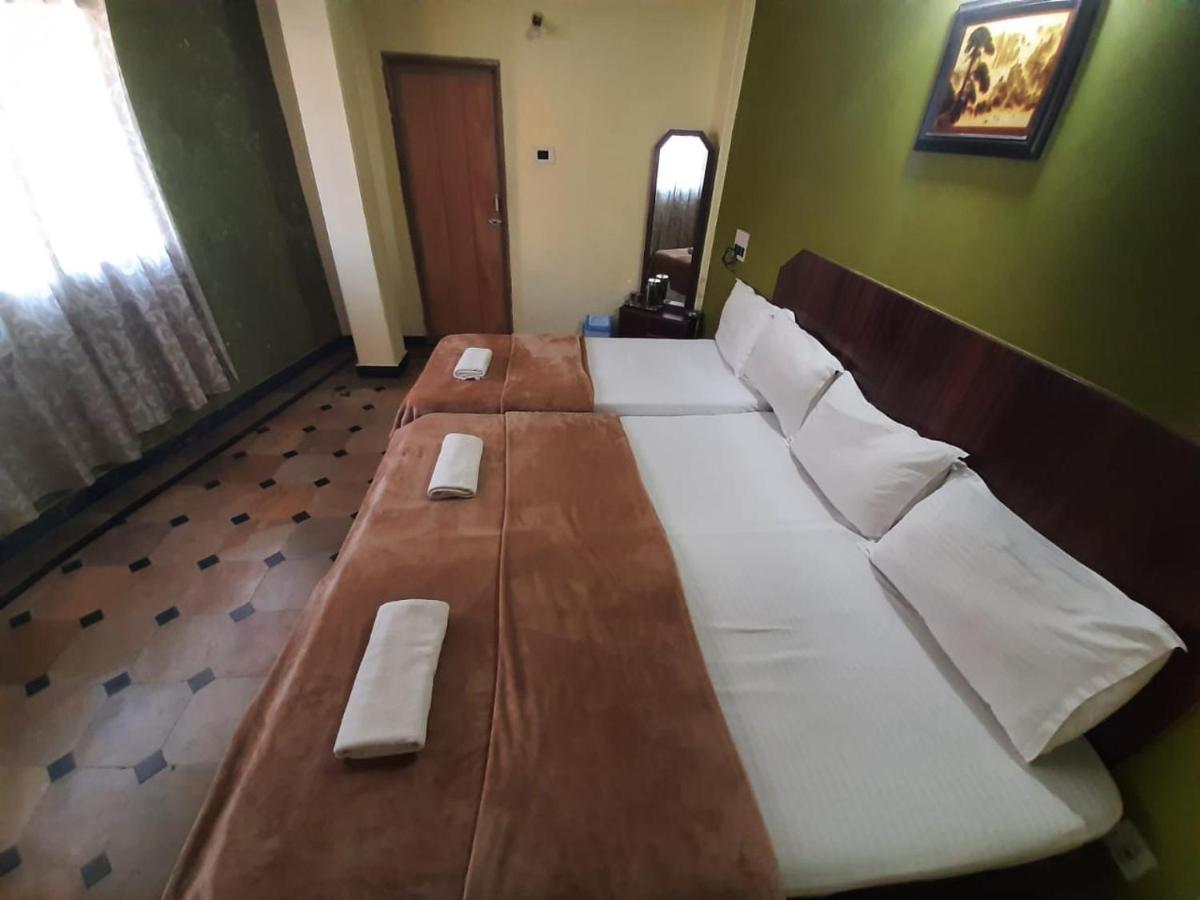 Hotel Caveri Comfort Inn Madikeri Esterno foto