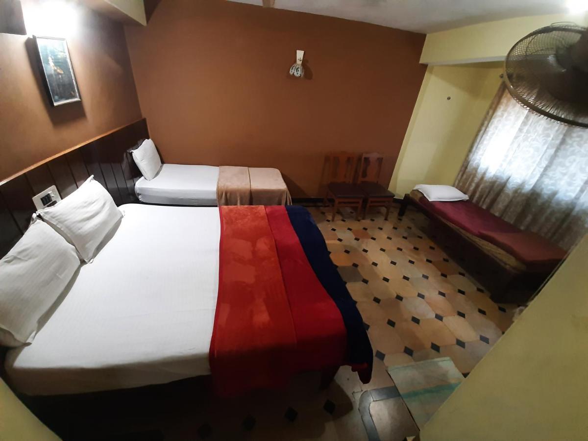 Hotel Caveri Comfort Inn Madikeri Esterno foto