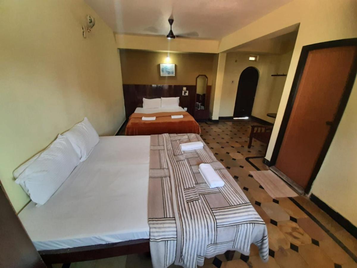 Hotel Caveri Comfort Inn Madikeri Esterno foto