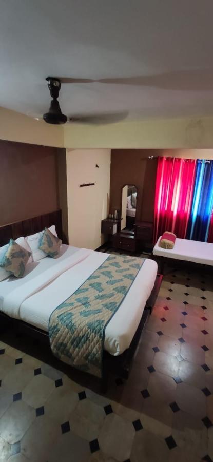 Hotel Caveri Comfort Inn Madikeri Esterno foto