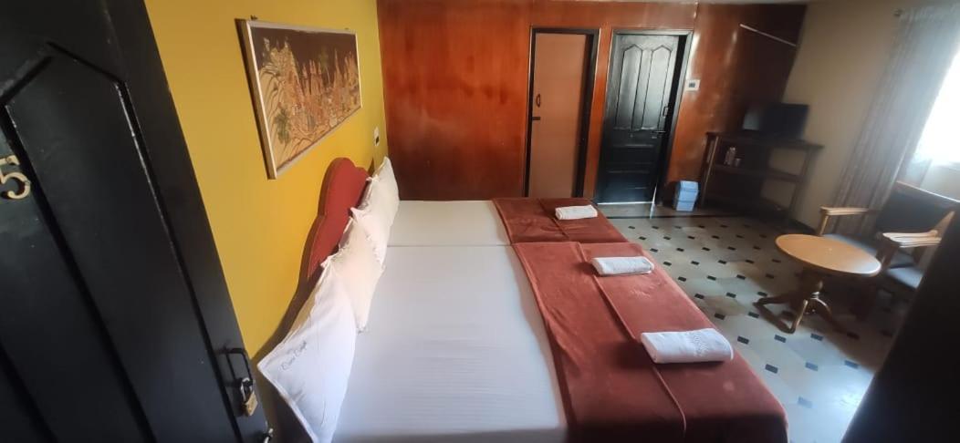 Hotel Caveri Comfort Inn Madikeri Esterno foto